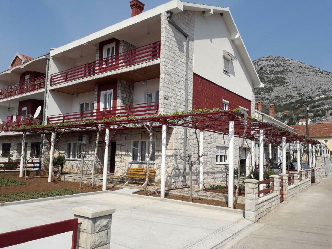 טרביניה Apartmani Rada מראה חיצוני תמונה