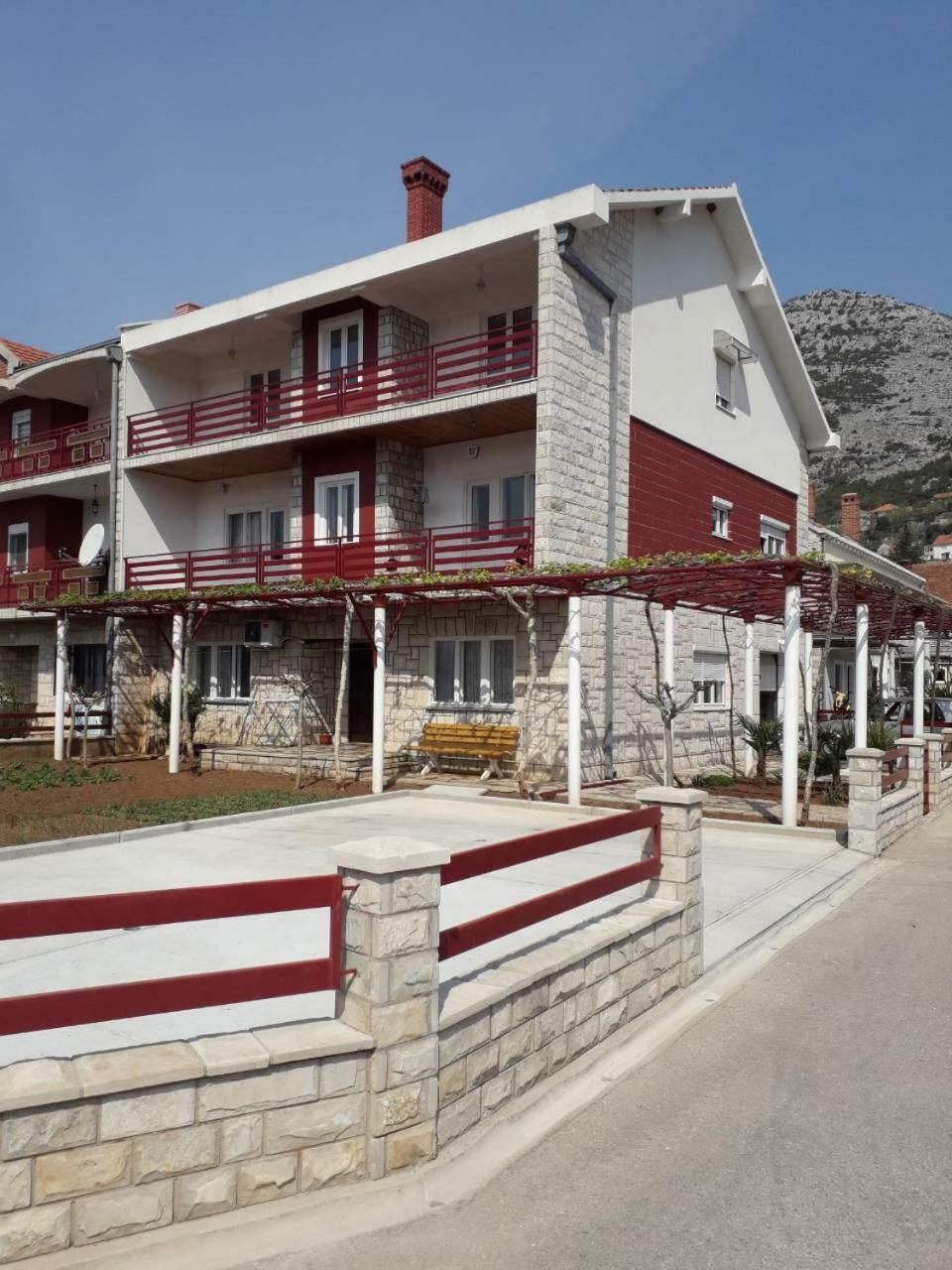 טרביניה Apartmani Rada מראה חיצוני תמונה